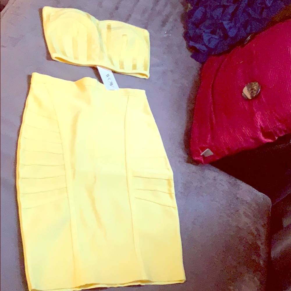 New Super cute 2 piece crop top set